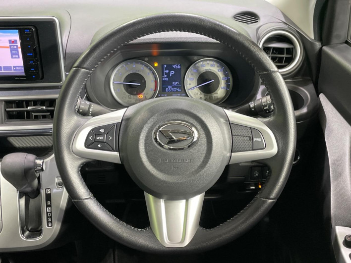 2015 Daihatsu Cast DBA-LA250S (UW-6a1e4971c33a5)[17]