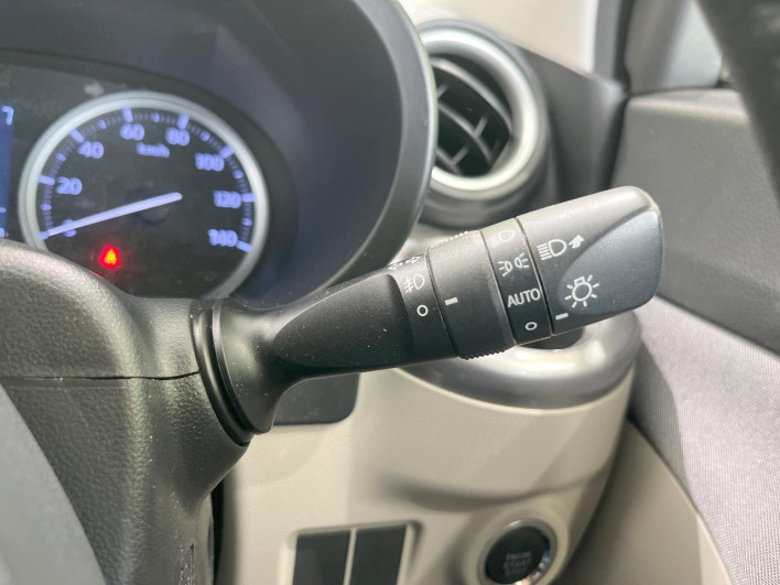 2016 Daihatsu Cast DBA-LA250S (UW-6a1e4972e84d1)[21]