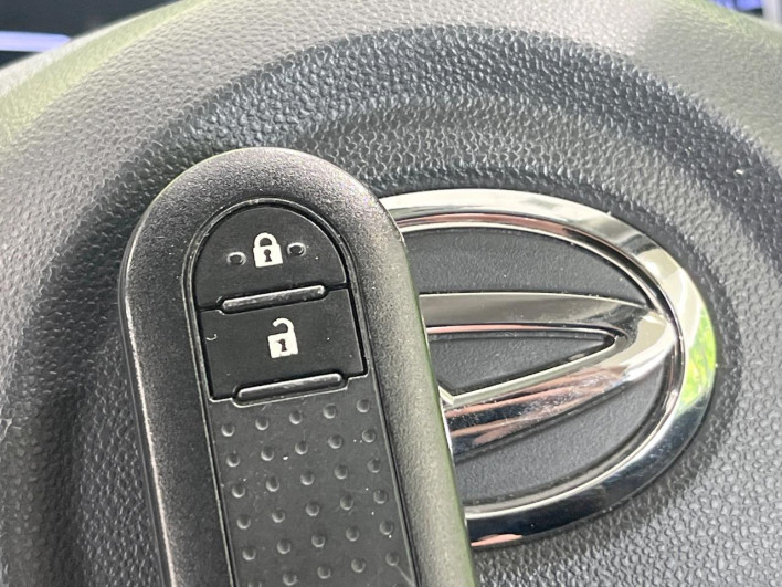 2016 Daihatsu Cast DBA-LA250S (UW-6a1e4972e84d1)[25]