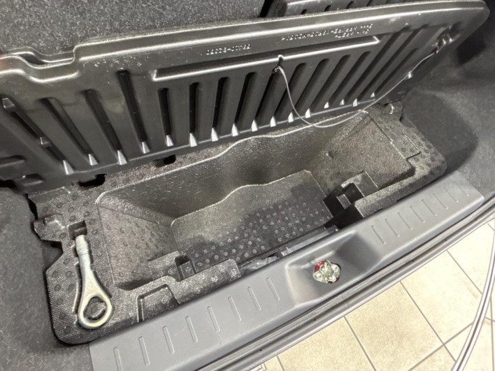 2017 Daihatsu Cast DBA-LA250S (UW-6a1e497344ca9)[22]