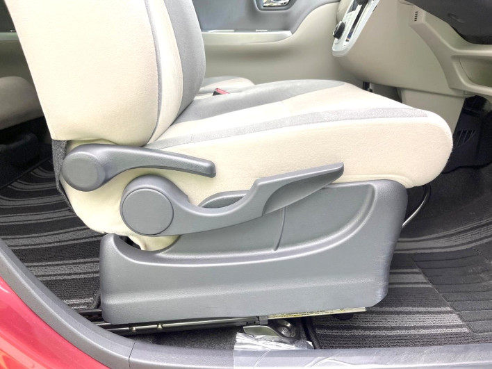 2018 Daihatsu Cast DBA-LA250S (UW-6a1e4973b9a36)[17]
