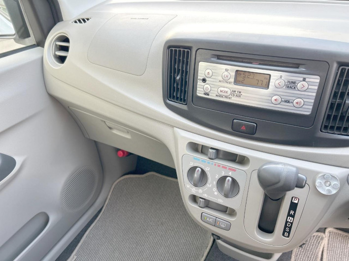 2013 Daihatsu Mirai Ease DBA-LA300S (UW-6a1e497587fc5)[11]