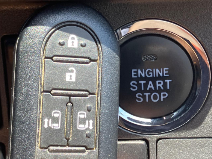 2016 Daihatsu Wake DBA-LA700S (UW-6a1e4987a95ba)[14]