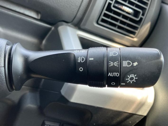 2016 Daihatsu Wake DBA-LA700S (UW-6a1e4987a95ba)[29]