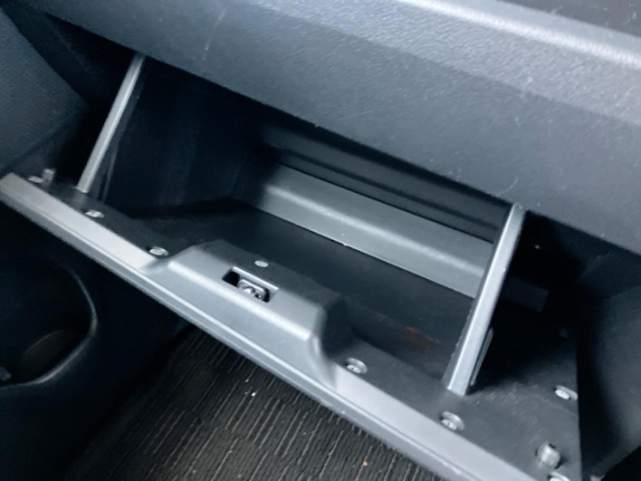2016 Daihatsu Wake DBA-LA700S (UW-6a1e4987a95ba)[20]