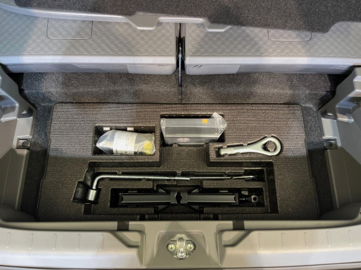 2025 Daihatsu Taft 5BA-LA900S (UW-6a1e499586f8f)[29]
