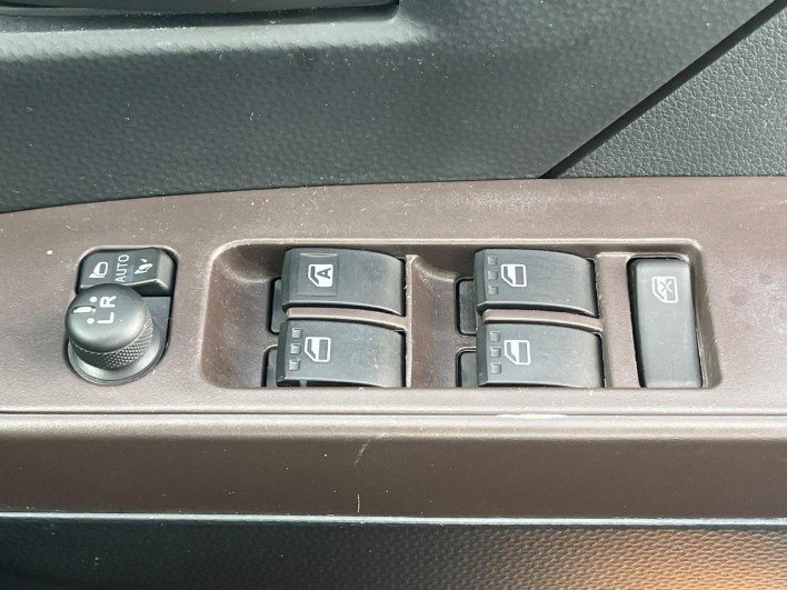 2018 Toyota Roomy DBA-M900A (UW-6a1e499a58087)[23]