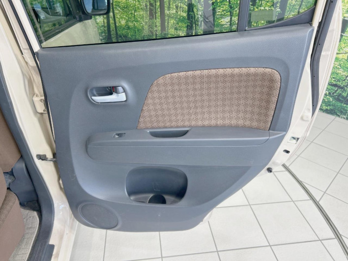 2011 Nissan Moco DBA-MG33S (UW-6a1e49af1825e)[23]