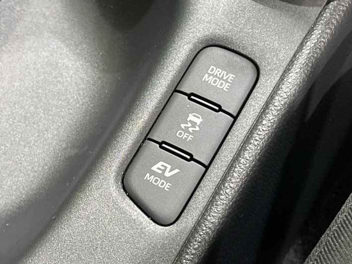 2021 Toyota Yaris 6AA-MXPH10 (UW-6a1e49e4113bc)[21]
