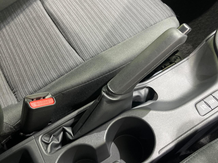 2021 Toyota Yaris 6AA-MXPH10 (UW-6a1e49e4113bc)[20]