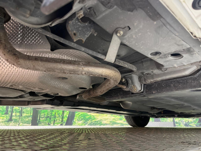 2021 Toyota Yaris 6AA-MXPH10 (UW-6a1e49e4113bc)[13]