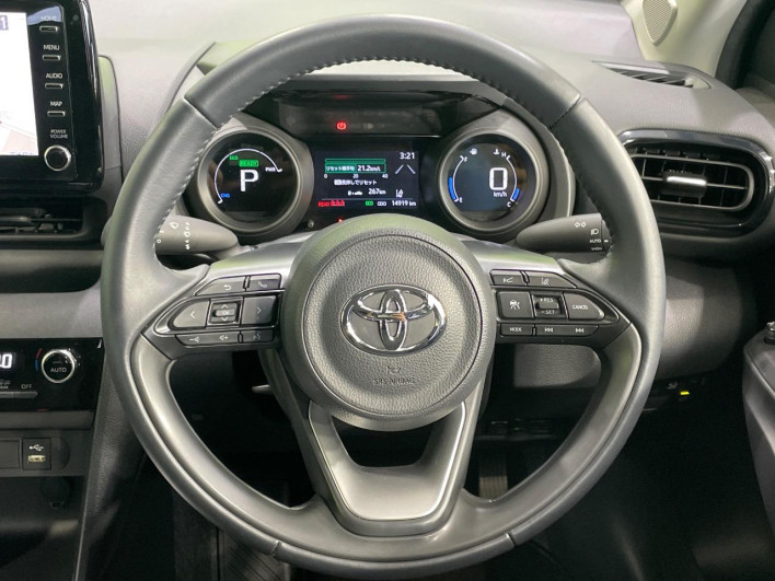 2022 Toyota Yaris Cross 6AA-MXPJ10 (UW-6a1e49e89b496)[15]