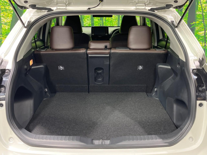 2022 Toyota Yaris Cross 6AA-MXPJ10 (UW-6a1e49e8c4d48)[15]