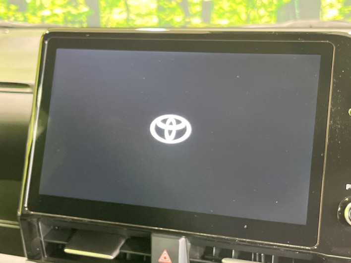 2022 Toyota Voxy 6BA-MZRA90W (UW-6a1e4a0305cf5)[17]