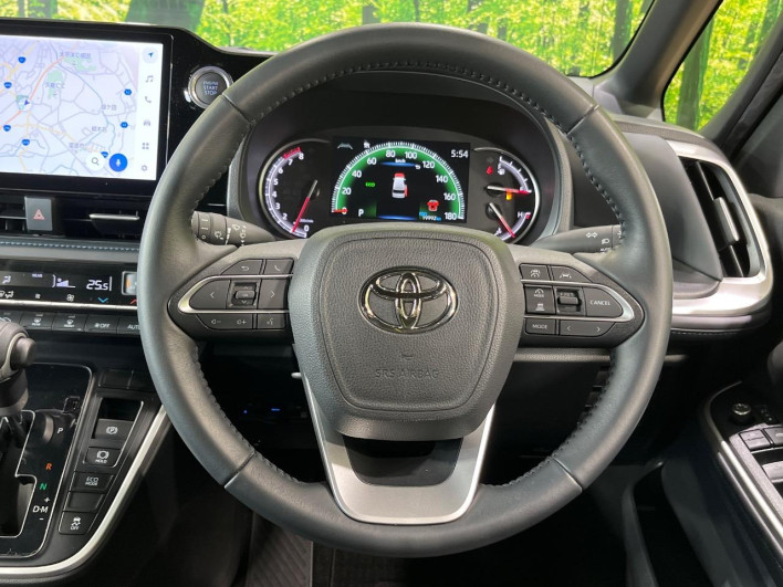 2022 Toyota Voxy 6BA-MZRA90W (UW-6a1e4a0305cf5)[25]