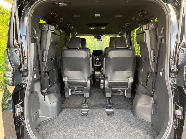 2022 Toyota Voxy 6BA-MZRA90W (UW-6a1e4a0305cf5)[5]
