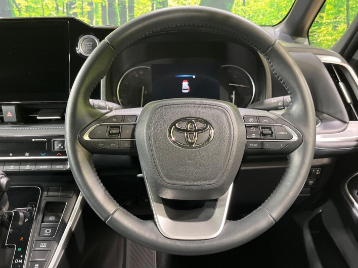 2022 Toyota Voxy 6BA-MZRA90W (UW-6a1e4a030ad4a)[25]
