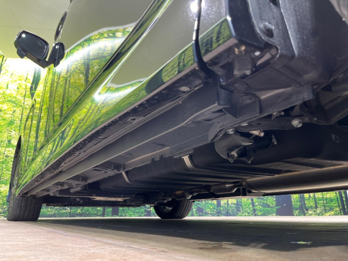 2022 Toyota Voxy 6BA-MZRA90W (UW-6a1e4a030ad4a)[9]