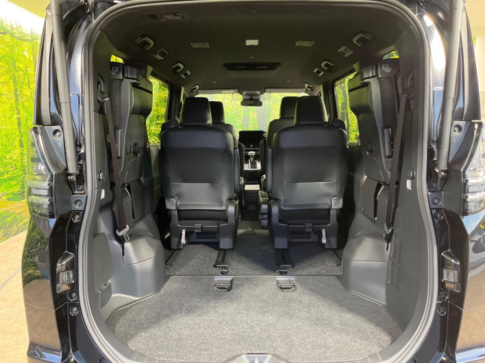 2022 Toyota Voxy 6BA-MZRA90W (UW-6a1e4a030ad4a)[5]