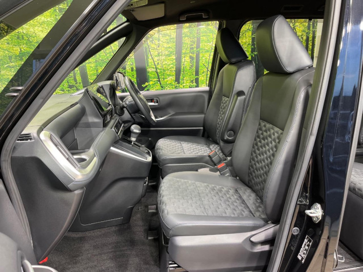 2022 Toyota Voxy 6BA-MZRA90W (UW-6a1e4a030ad4a)[22]