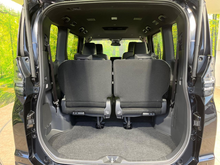 2022 Toyota Voxy 6BA-MZRA90W (UW-6a1e4a030ad4a)[4]