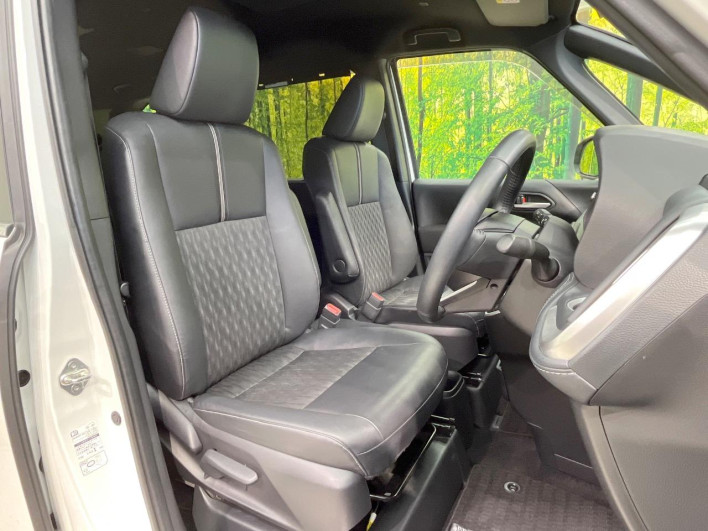 2023 Toyota Noah 6BA-MZRA90W (UW-6a1e4a052fec2)[28]