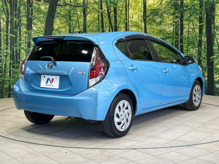 2011 Toyota Aqua DAA-NHP10 (UW-6a1e4a0a0f3ed)[24]