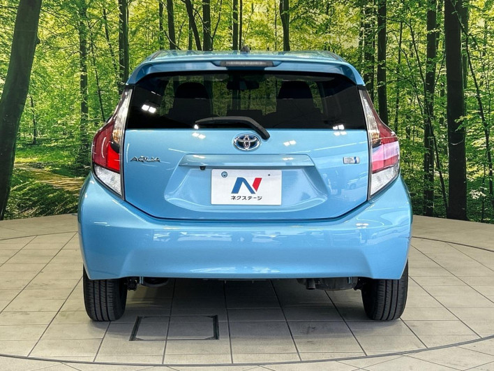 2011 Toyota Aqua DAA-NHP10 (UW-6a1e4a0a0f3ed)[25]