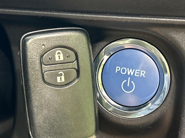 2011 Toyota Aqua DAA-NHP10 (UW-6a1e4a0a0f3ed)[6]