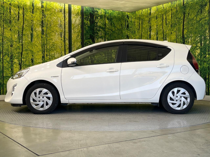 2015 Toyota Aqua DAA-NHP10 (UW-6a1e4a0b9787e)[9]