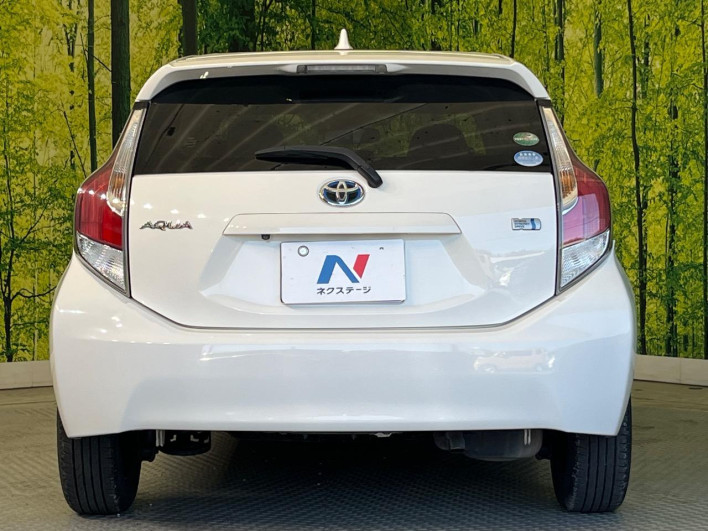 2015 Toyota Aqua DAA-NHP10 (UW-6a1e4a0b9787e)[11]
