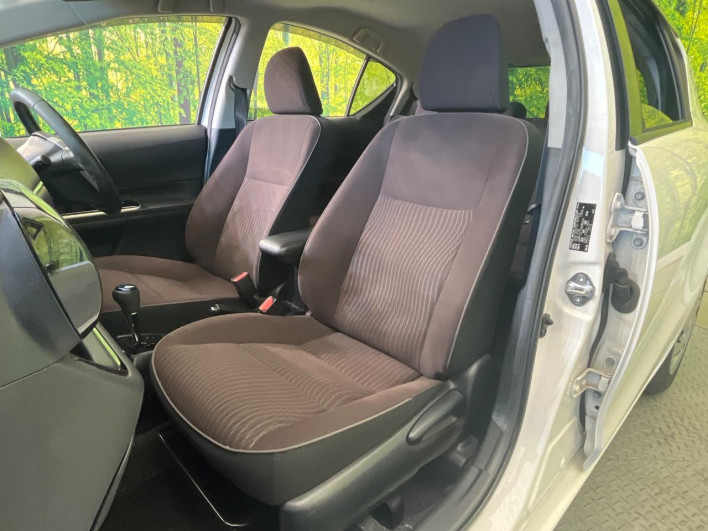 2015 Toyota Aqua DAA-NHP10 (UW-6a1e4a0b9787e)[28]