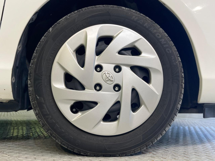 2015 Toyota Aqua DAA-NHP10 (UW-6a1e4a0b9787e)[15]