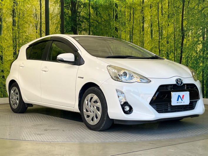 2015 Toyota Aqua DAA-NHP10 (UW-6a1e4a0b9787e)[14]