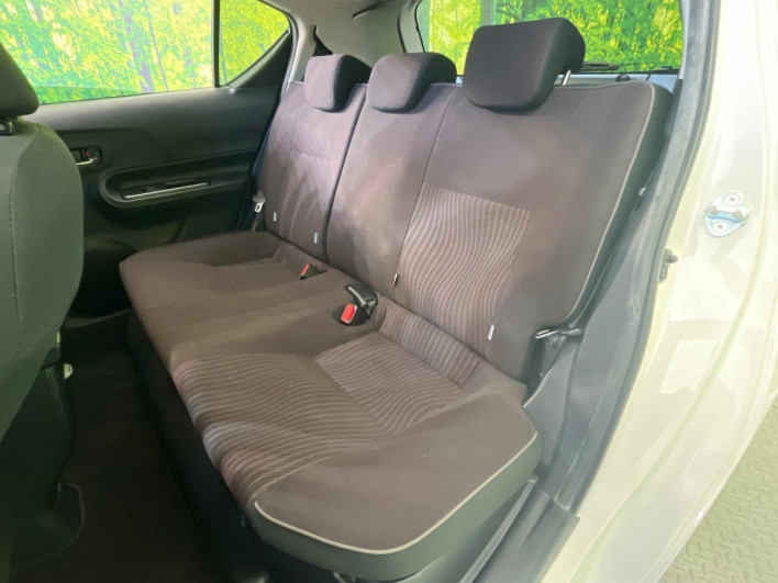 2015 Toyota Aqua DAA-NHP10 (UW-6a1e4a0b9787e)[29]