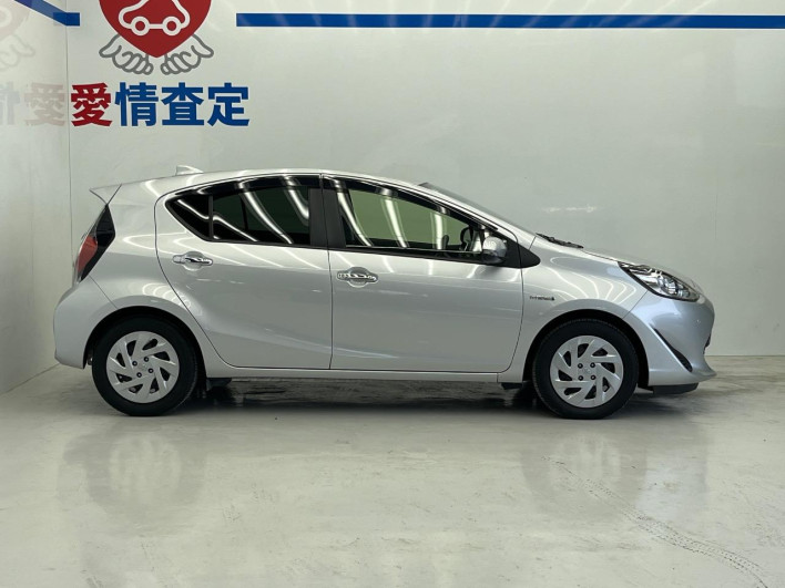 2018 Toyota Aqua DAA-NHP10 (UW-6a1e4a0d43749)[15]