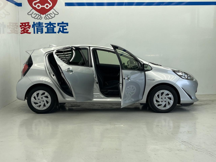 2018 Toyota Aqua DAA-NHP10 (UW-6a1e4a0d43749)[16]