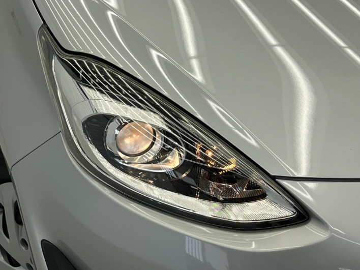 2018 Toyota Aqua DAA-NHP10 (UW-6a1e4a0d43749)[10]