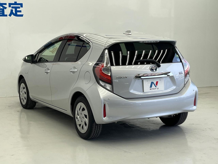 2018 Toyota Aqua DAA-NHP10 (UW-6a1e4a0d43749)[21]