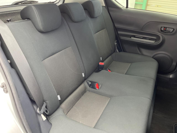 2018 Toyota Aqua DAA-NHP10 (UW-6a1e4a0d43749)[5]