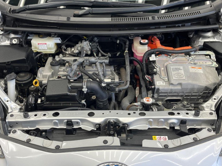 2018 Toyota Aqua DAA-NHP10 (UW-6a1e4a0d43749)[9]