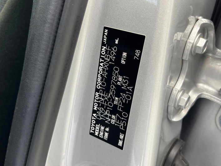 2018 Toyota Aqua DAA-NHP10 (UW-6a1e4a0d43749)[1]