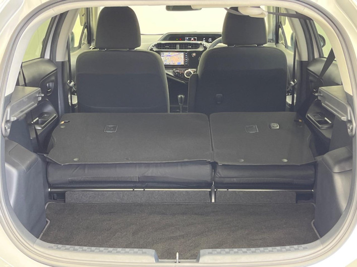 2018 Toyota Aqua DAA-NHP10 (UW-6a1e4a0d43749)[23]