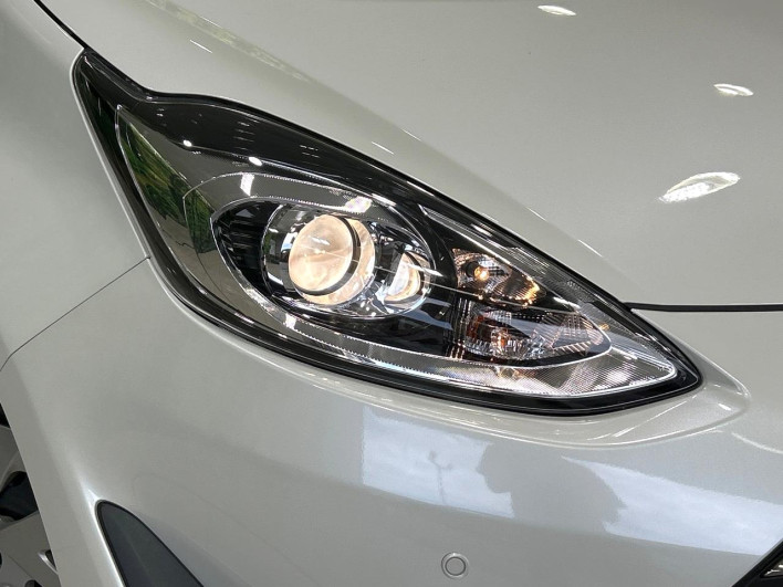 2018 Toyota Aqua DAA-NHP10 (UW-6a1e4a0d4ac49)[14]