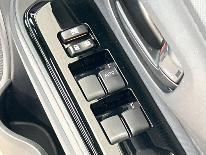 2018 Toyota Aqua DAA-NHP10 (UW-6a1e4a0d4ac49)[21]
