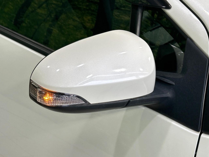 2018 Toyota Aqua DAA-NHP10 (UW-6a1e4a0d4ac49)[12]