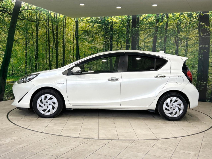 2018 Toyota Aqua DAA-NHP10 (UW-6a1e4a0d4ac49)[5]