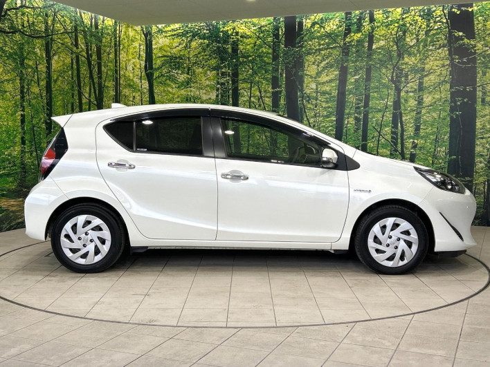 2018 Toyota Aqua DAA-NHP10 (UW-6a1e4a0d4ac49)[9]