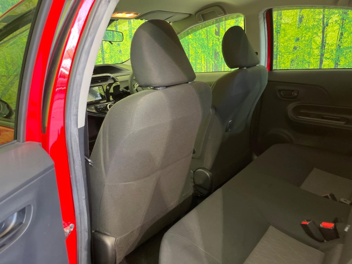 2019 Toyota Aqua DAA-NHP10 (UW-6a1e4a0de83e0)[10]