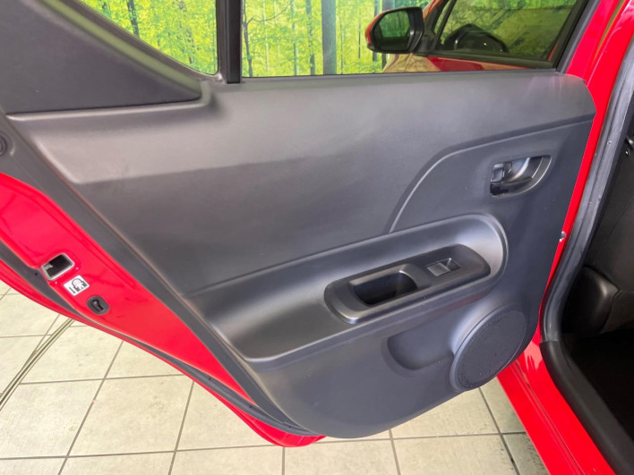 2019 Toyota Aqua DAA-NHP10 (UW-6a1e4a0de83e0)[11]